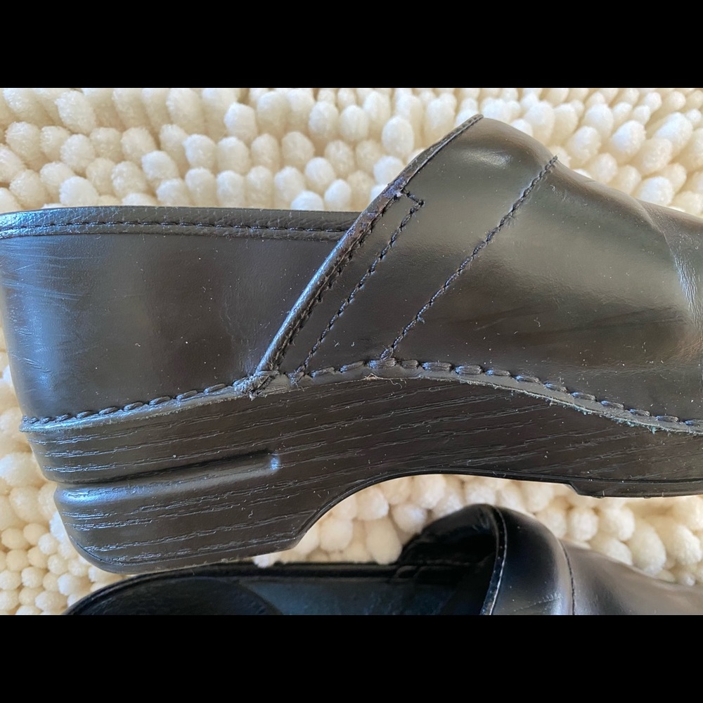 The Walking Company Dansko Clogs Size 39 Black - Picture 4 of 10